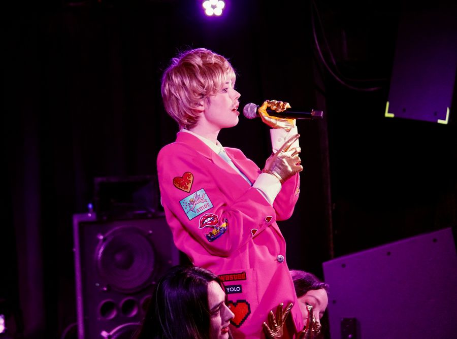 Elise Trouw at 7th Street Entry