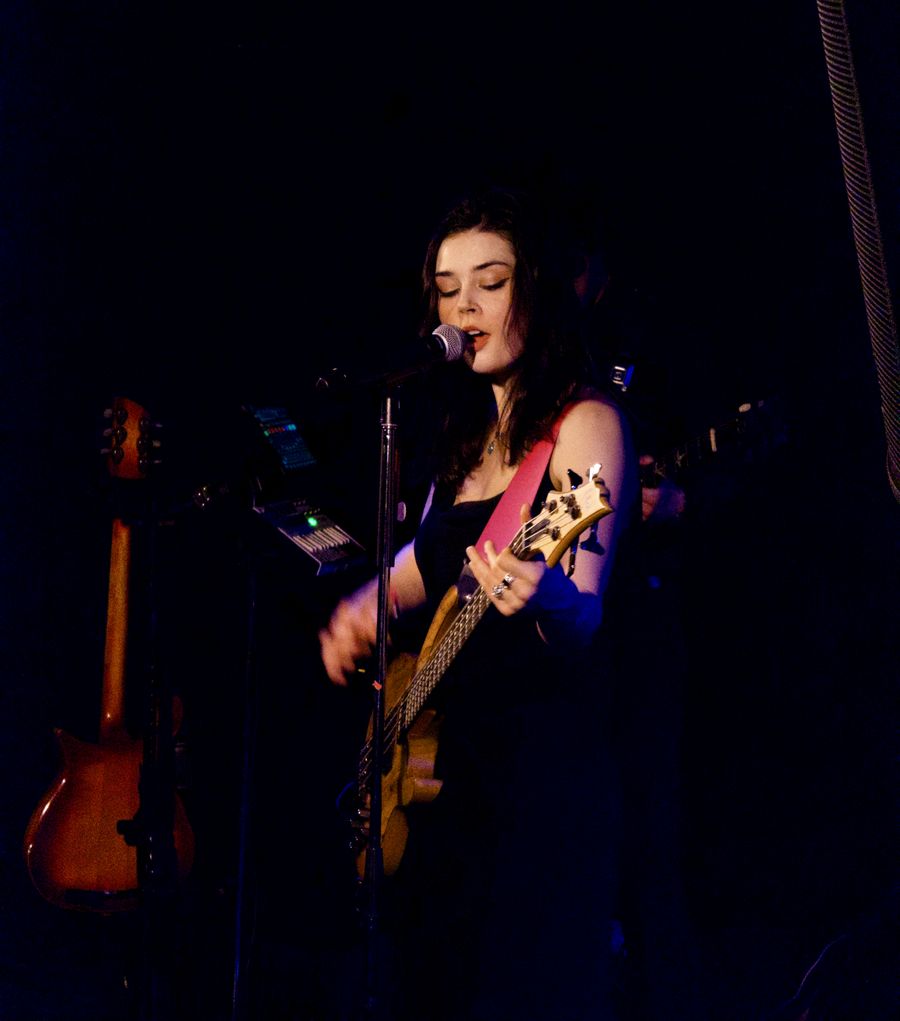 Elise Trouw at 7th Street Entry