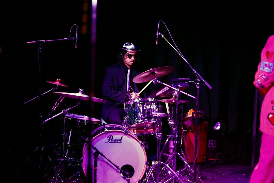 Elise Trouw at 7th Street Entry