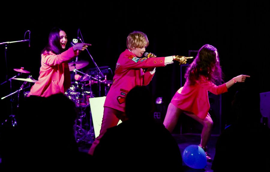 Elise Trouw at 7th Street Entry